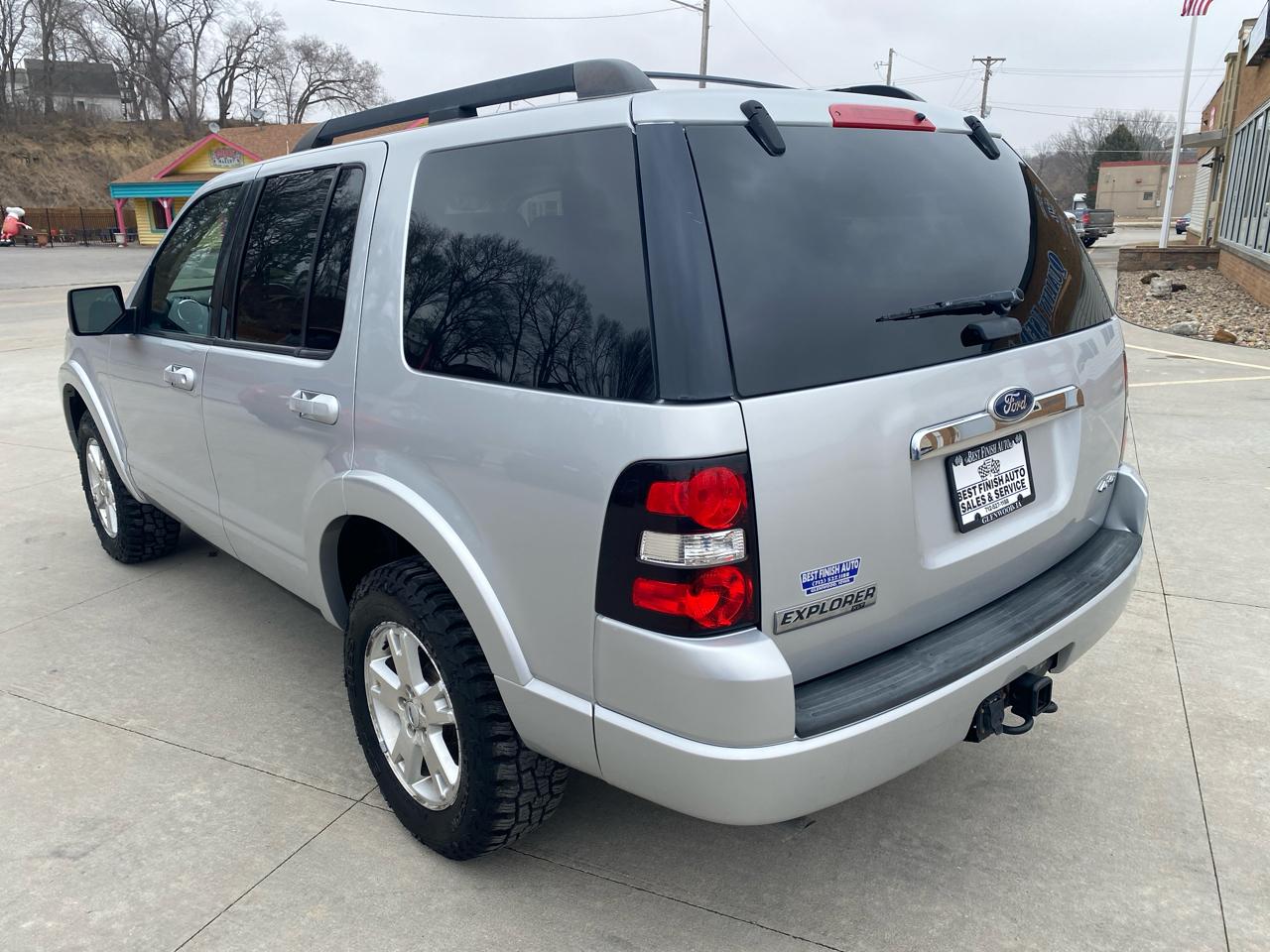 Ford Explorer XLT 4.0L 4WD 2010