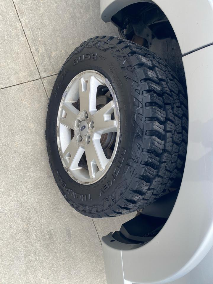 Ford Explorer XLT 4.0L 4WD 2010