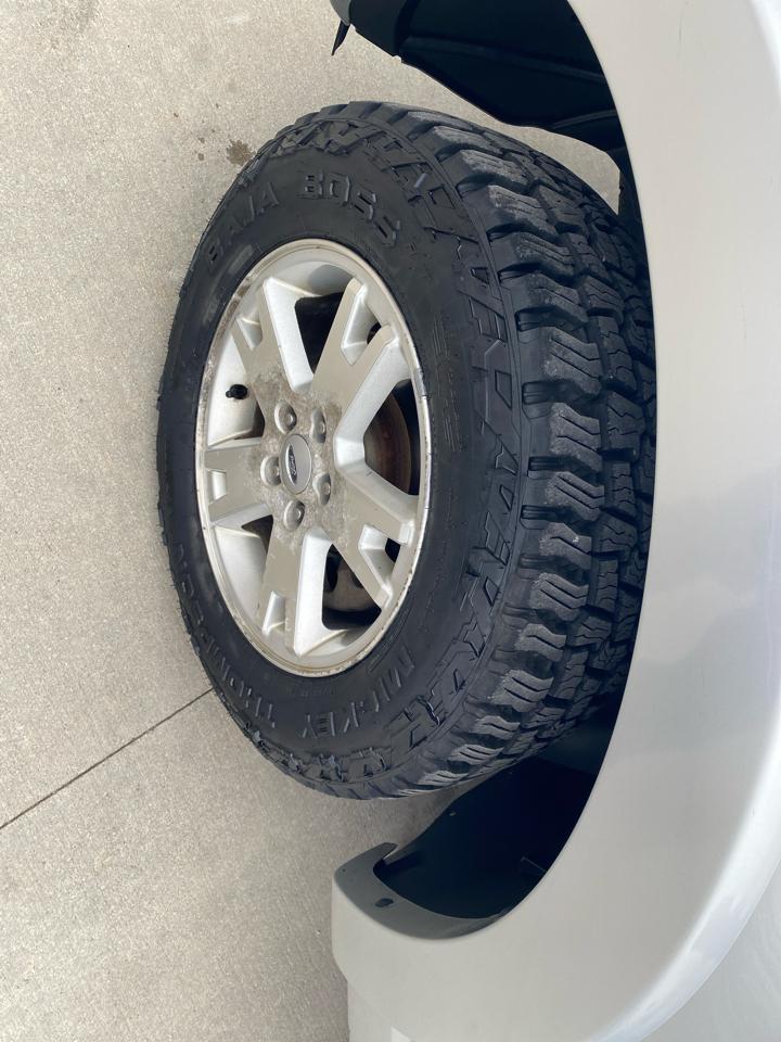 Ford Explorer XLT 4.0L 4WD 2010