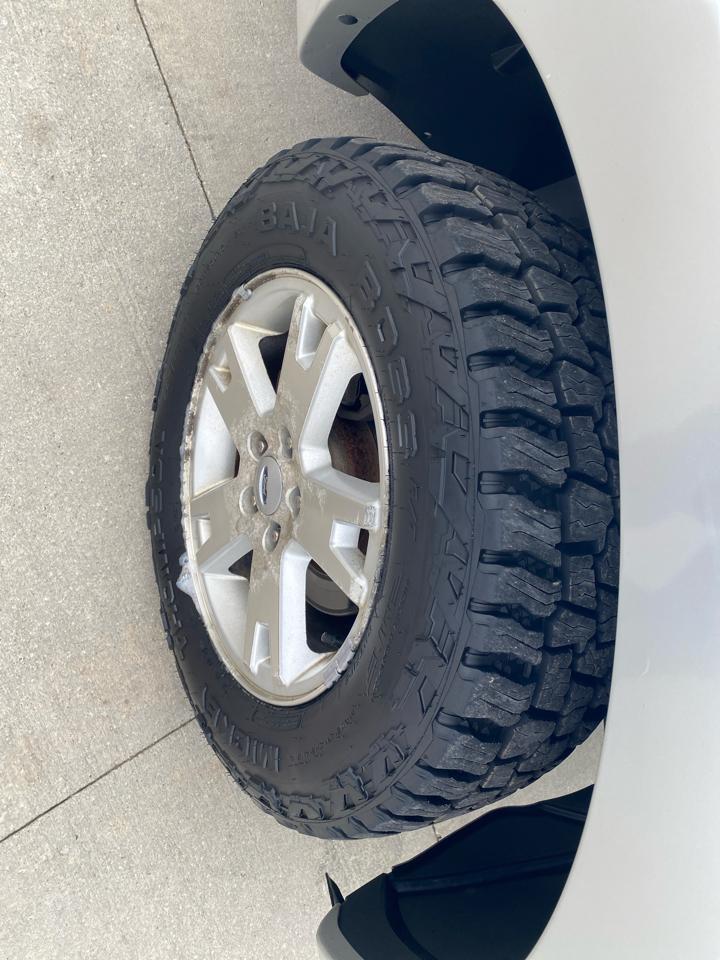 Ford Explorer XLT 4.0L 4WD 2010