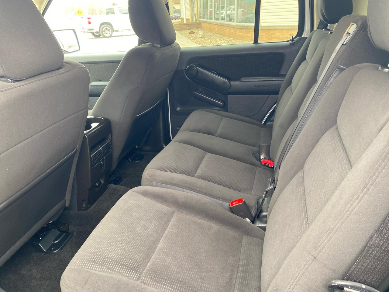 Ford Explorer XLT 4.0L 4WD 2010