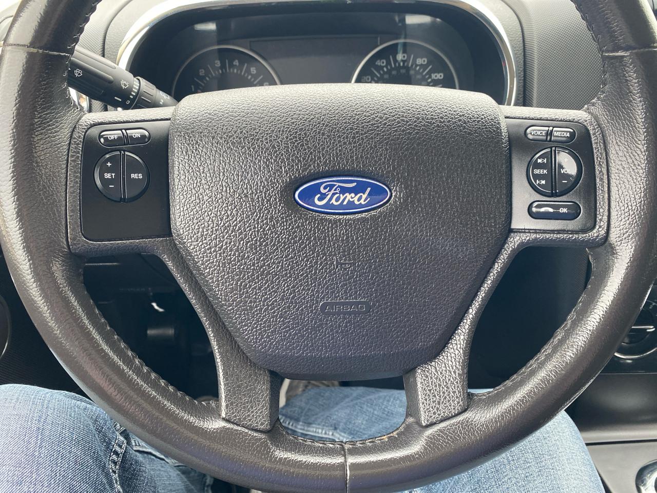 Ford Explorer XLT 4.0L 4WD 2010