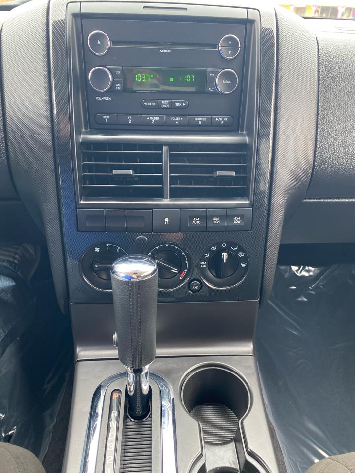 Ford Explorer XLT 4.0L 4WD 2010