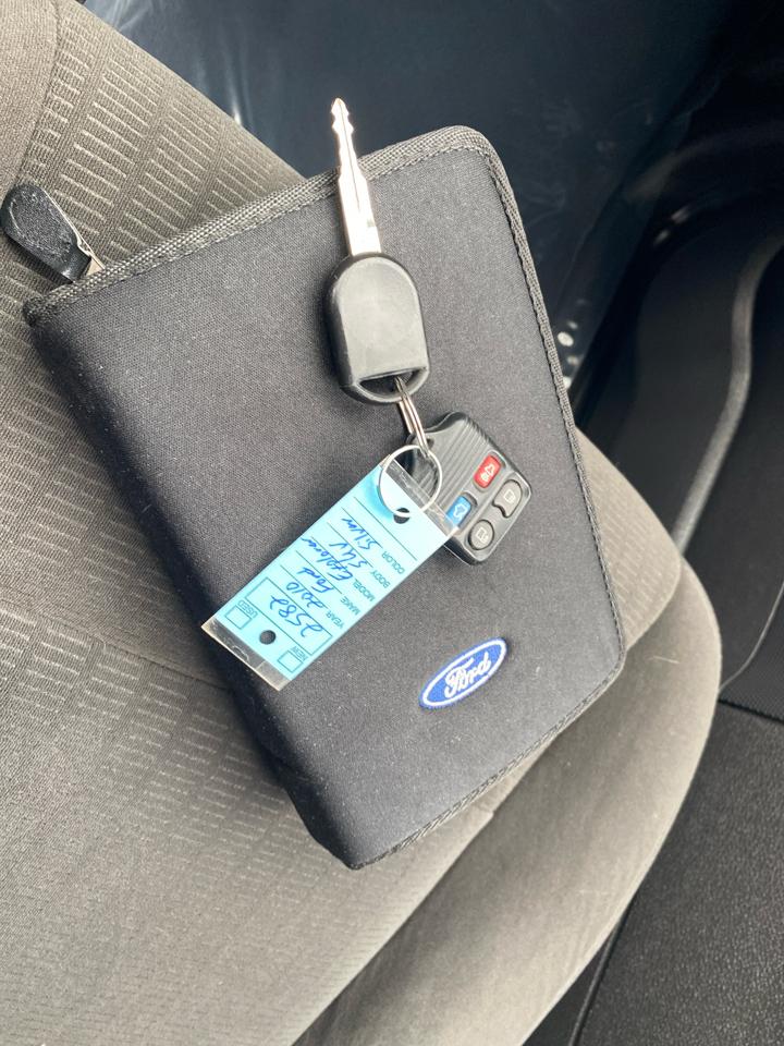 Ford Explorer XLT 4.0L 4WD 2010