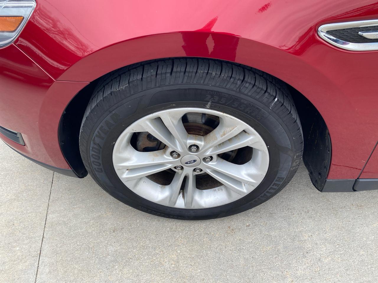 Ford Taurus SEL FWD 2014