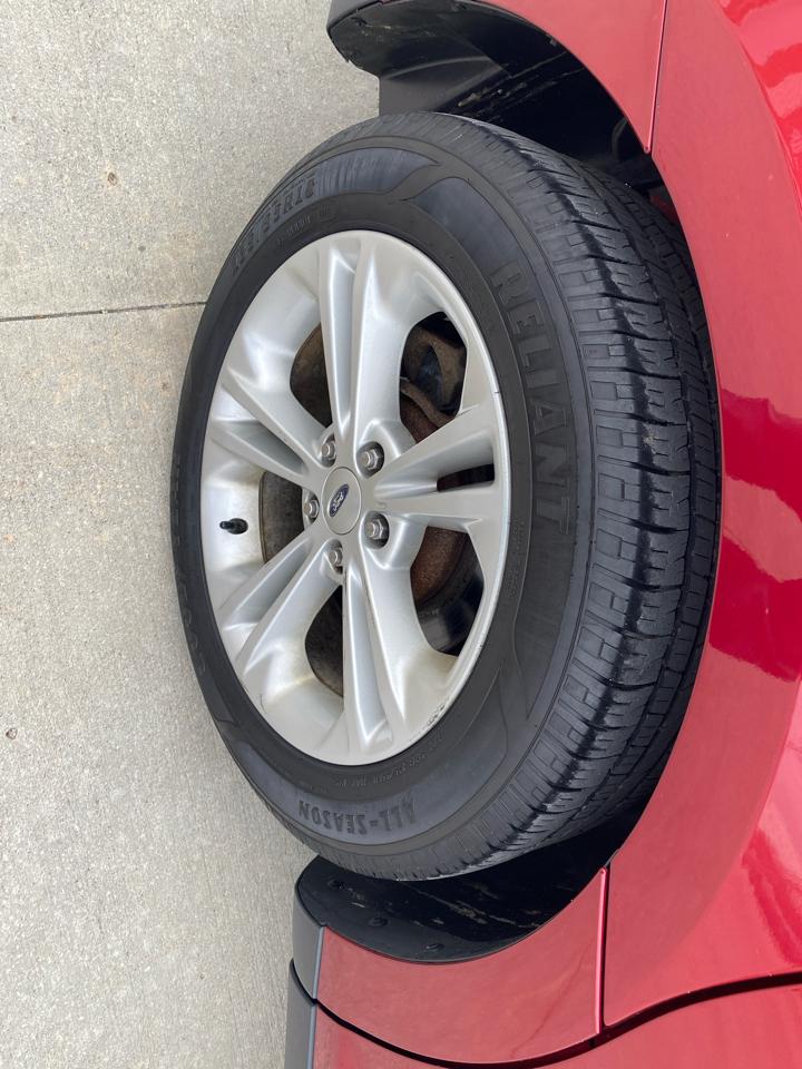 Ford Taurus SEL FWD 2014