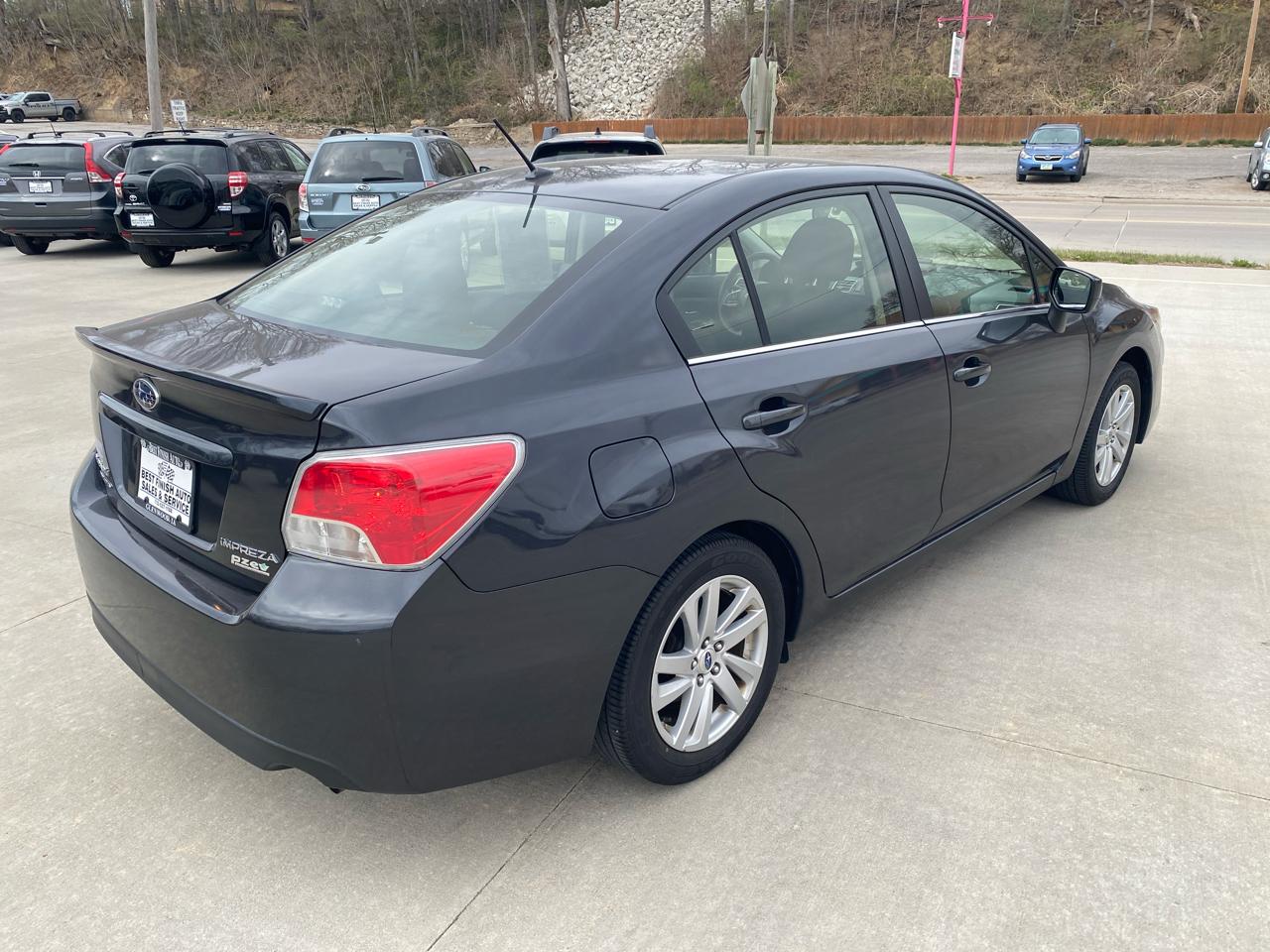 Subaru Impreza 2.0i Premium PZEV 4-Door 2016