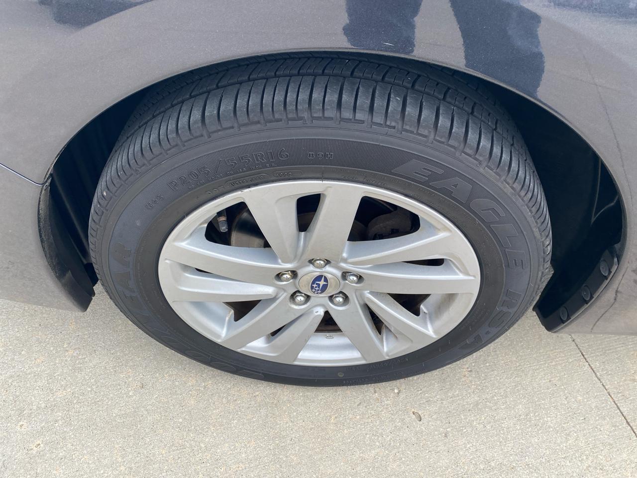 Subaru Impreza 2.0i Premium PZEV 4-Door 2016