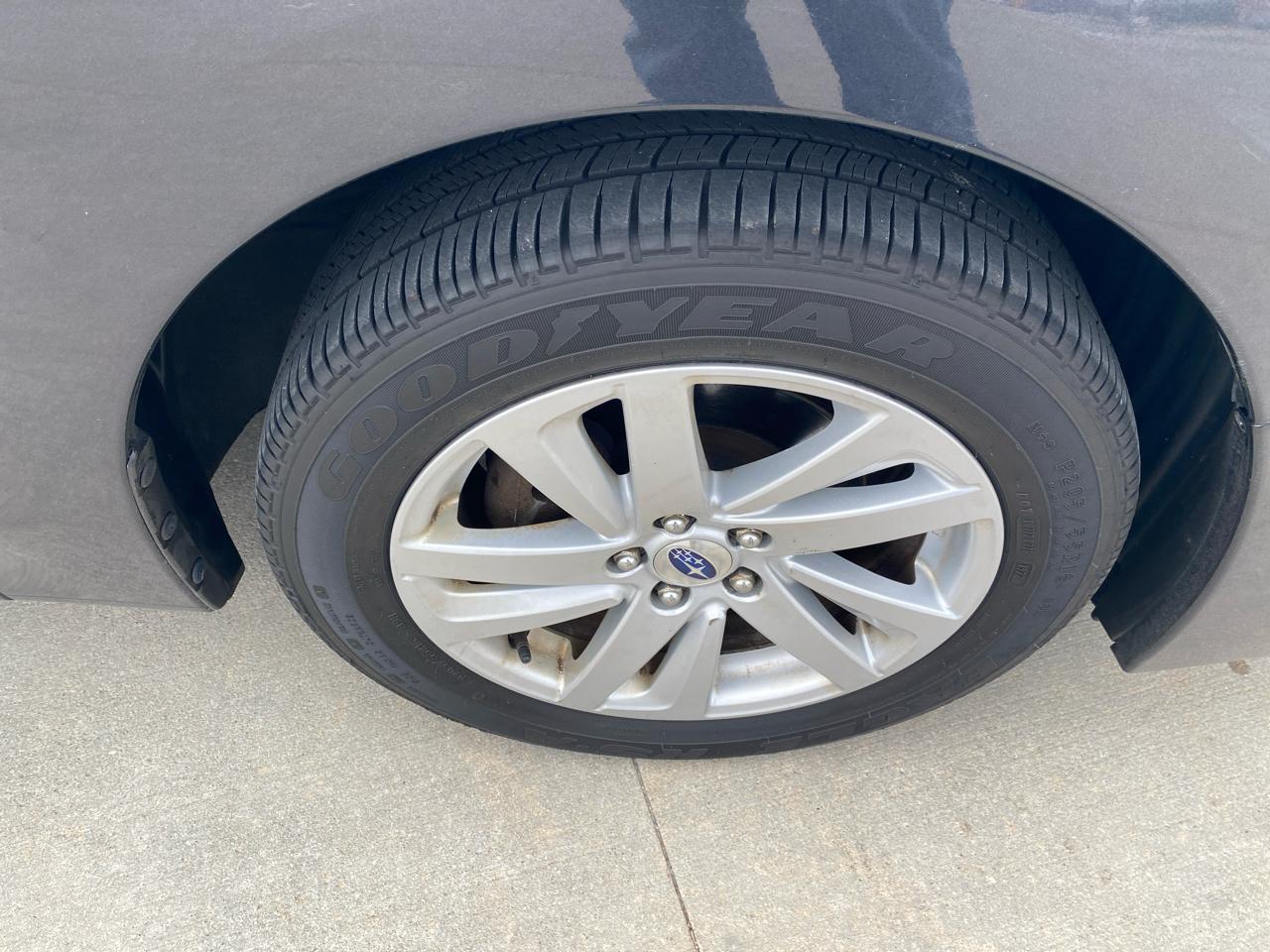 Subaru Impreza 2.0i Premium PZEV 4-Door 2016