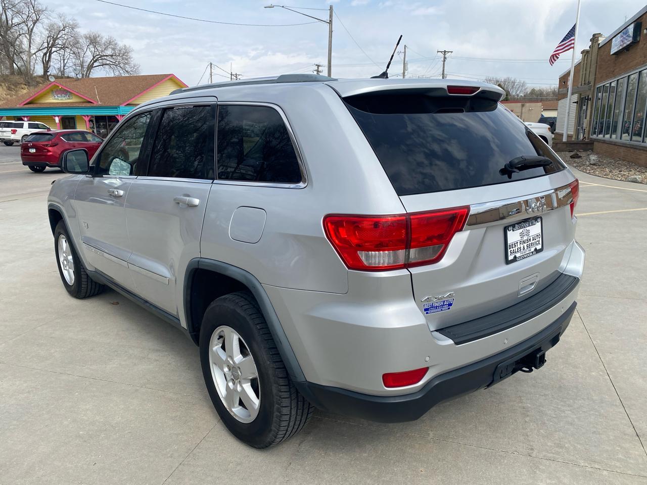 Jeep Grand Cherokee Laredo 4WD 2011