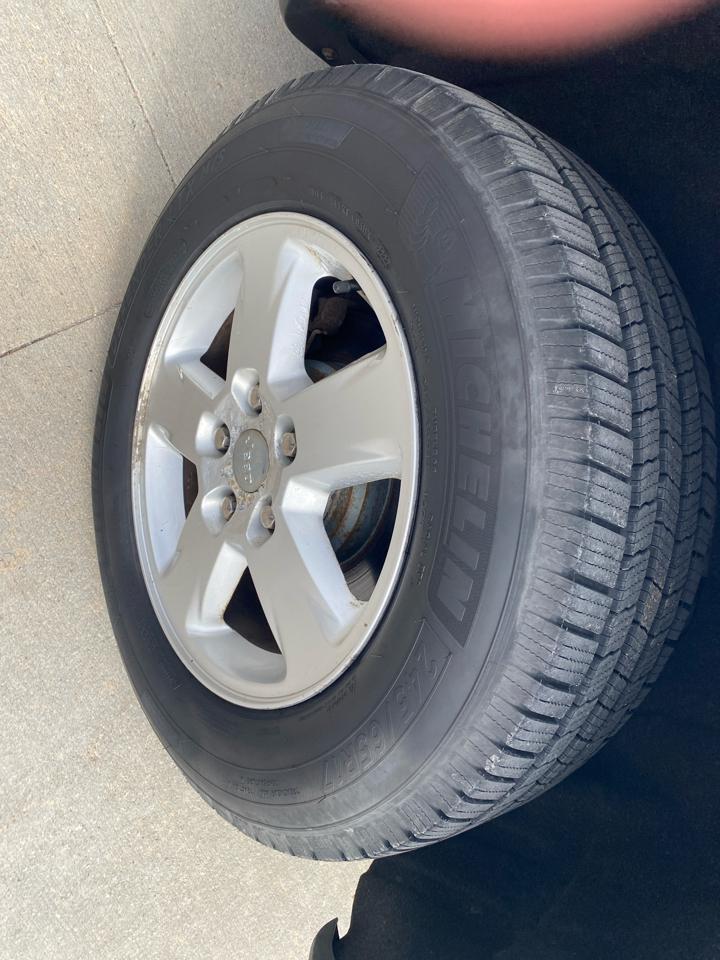 Jeep Grand Cherokee Laredo 4WD 2011