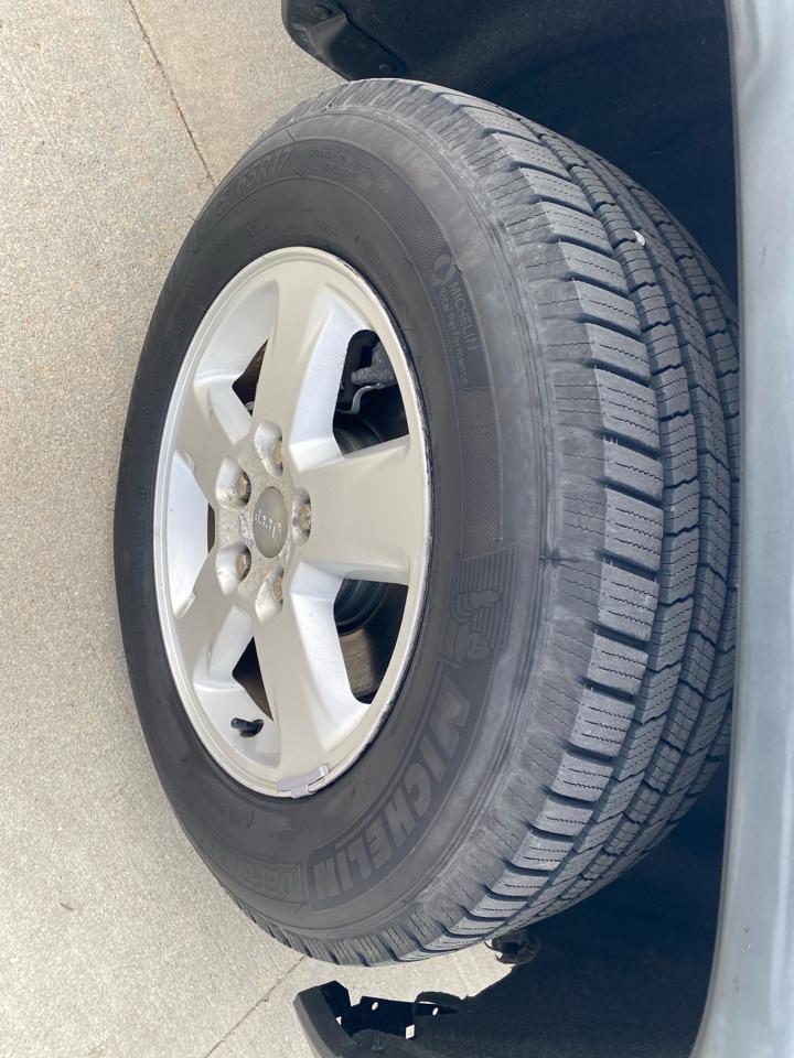 Jeep Grand Cherokee Laredo 4WD 2011