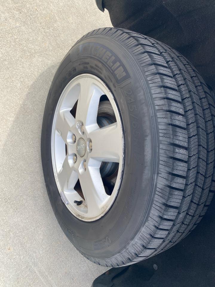 Jeep Grand Cherokee Laredo 4WD 2011