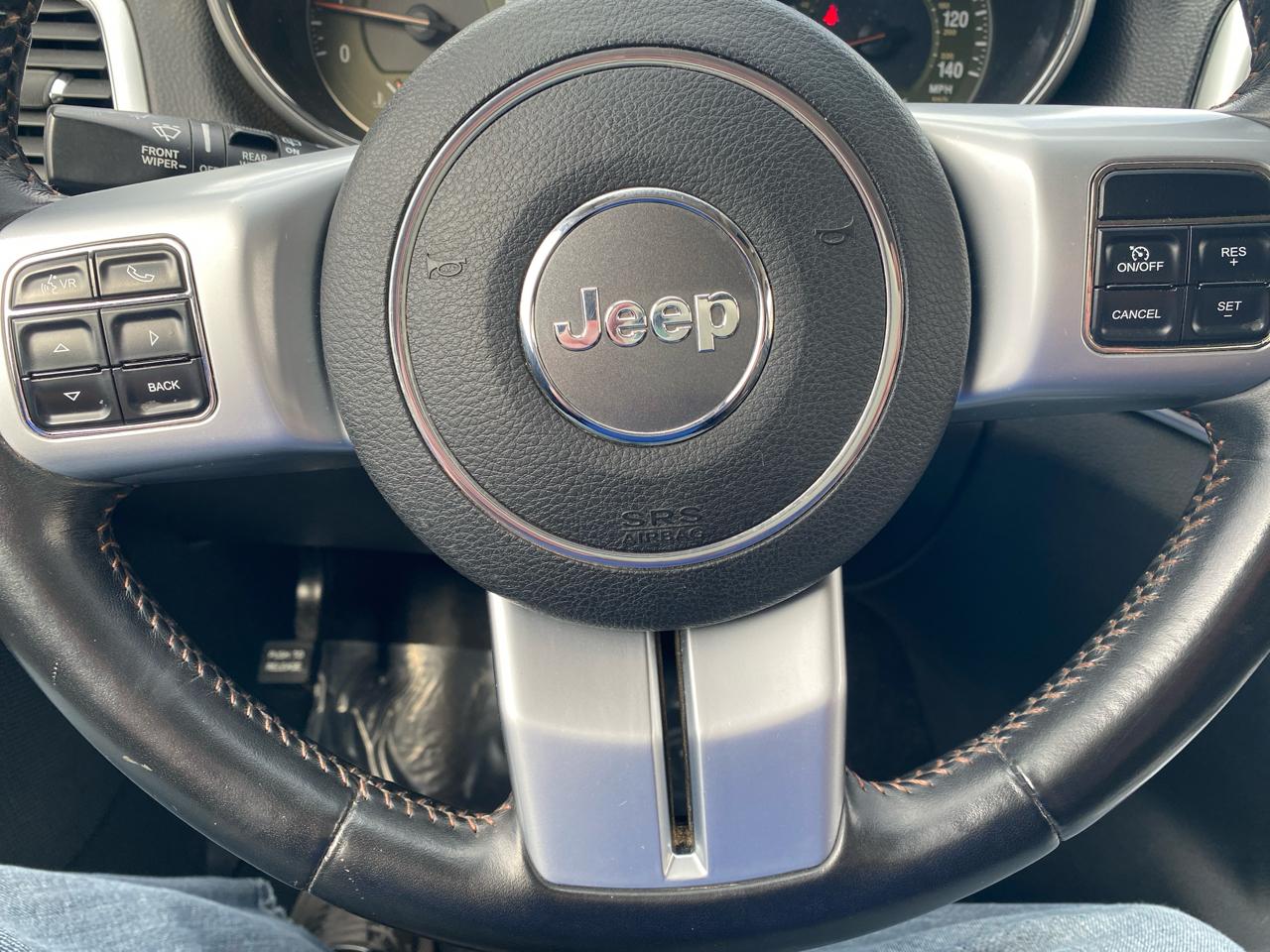 Jeep Grand Cherokee Laredo 4WD 2011