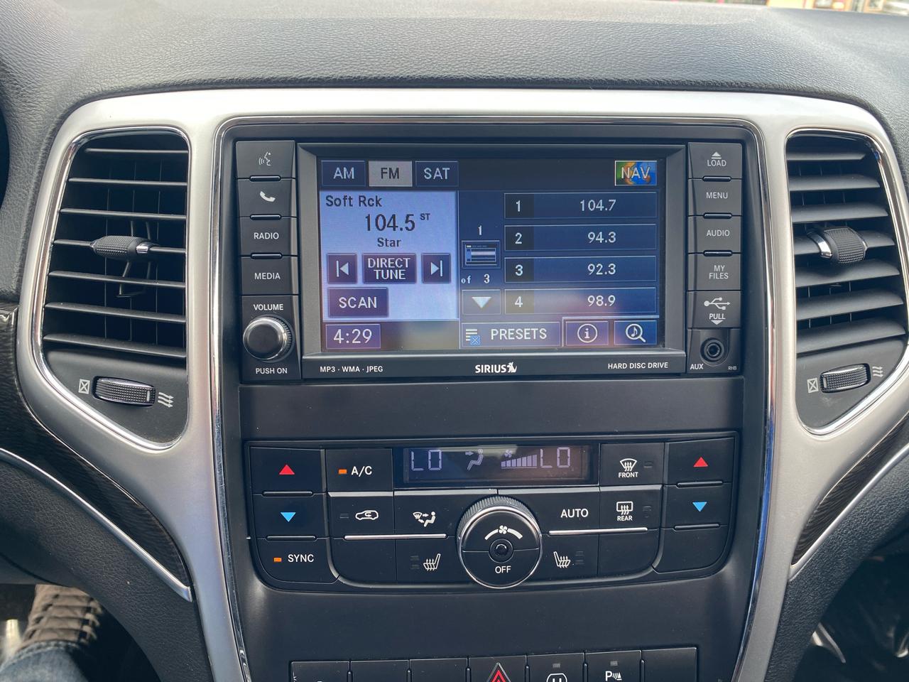 Jeep Grand Cherokee Laredo 4WD 2011