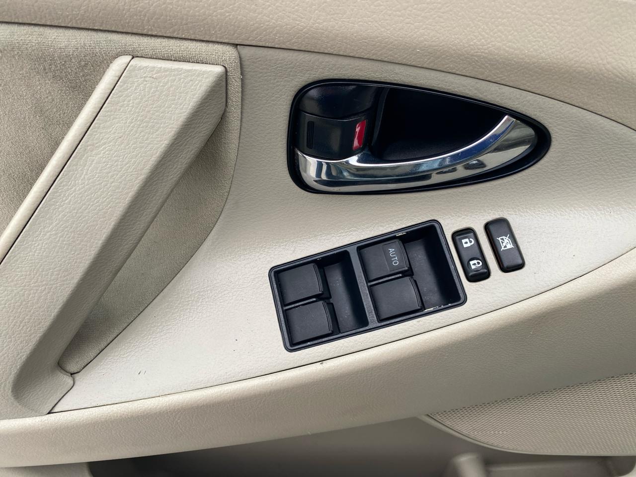 Toyota Camry XLE 5-Spd AT 2009