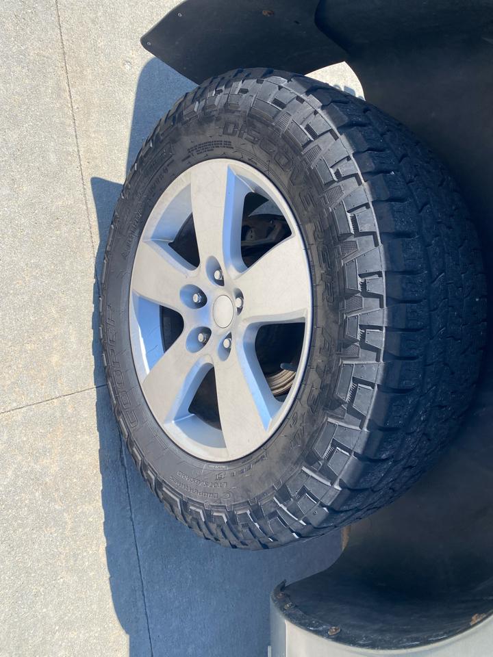 Dodge Ram 1500 SLT Crew Cab 4WD 2009