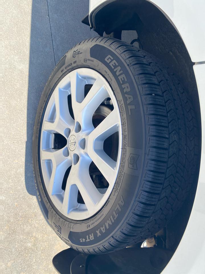 Nissan Rogue S AWD 2013