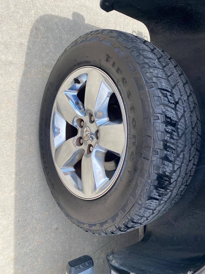 RAM 1500 4WD Crew Cab 140.5" Lone Star 2016