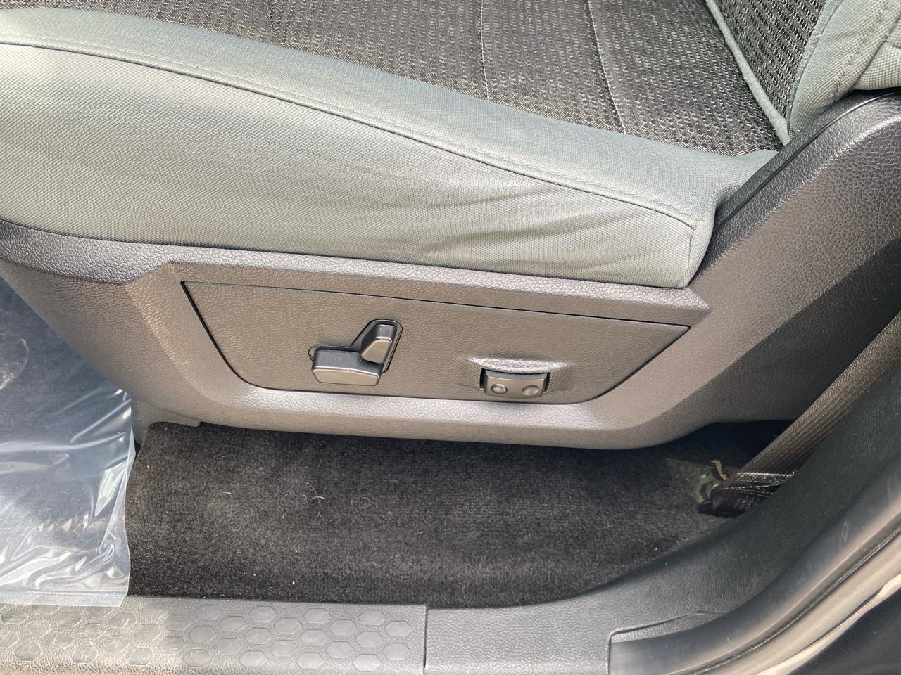 RAM 1500 4WD Crew Cab 140.5" Lone Star 2016