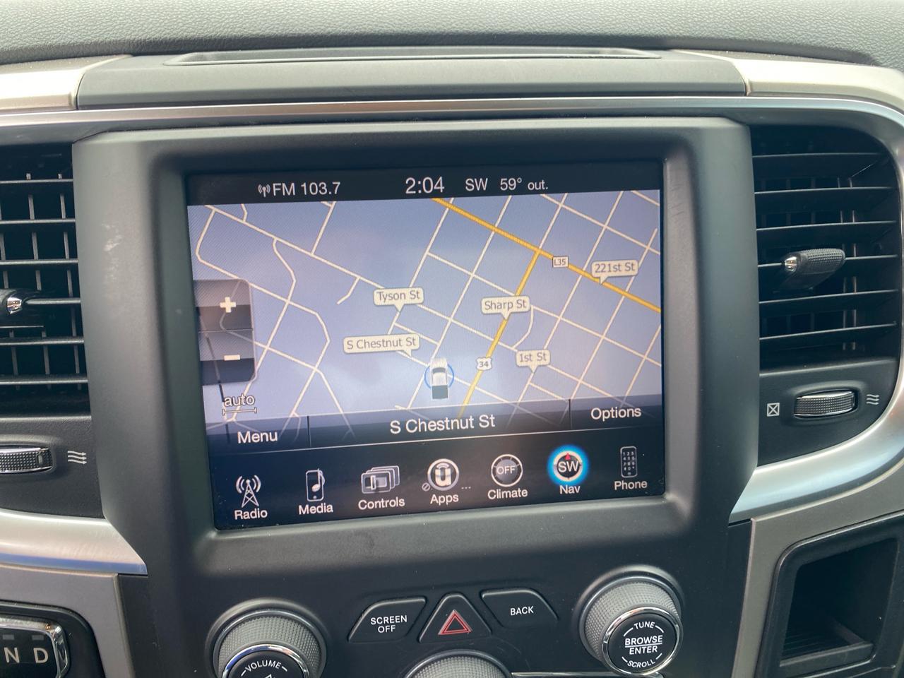 RAM 1500 4WD Crew Cab 140.5" Lone Star 2016