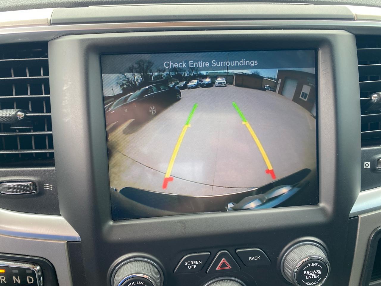 RAM 1500 4WD Crew Cab 140.5" Lone Star 2016