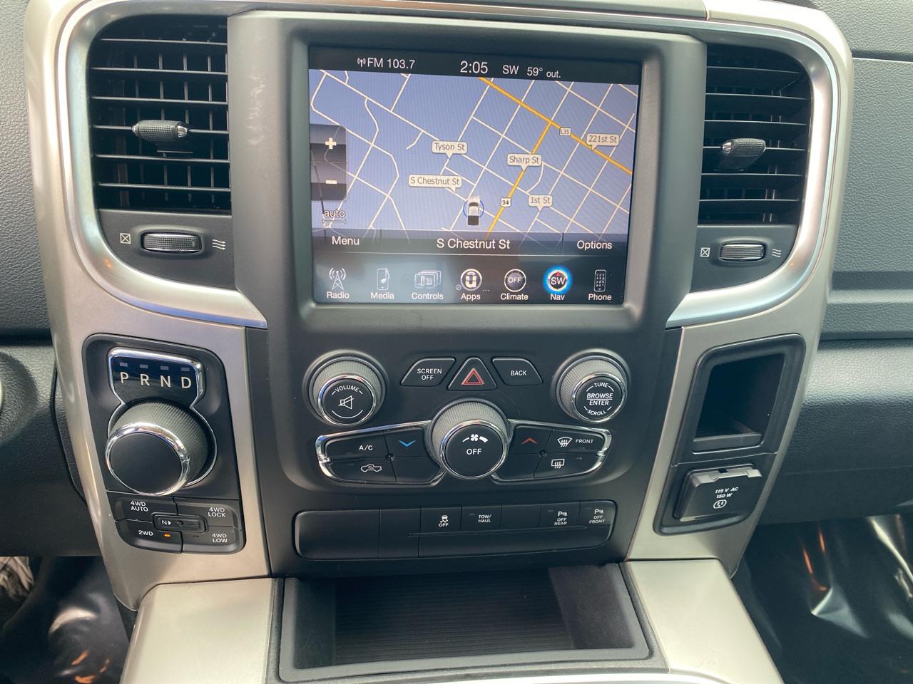 RAM 1500 4WD Crew Cab 140.5" Lone Star 2016