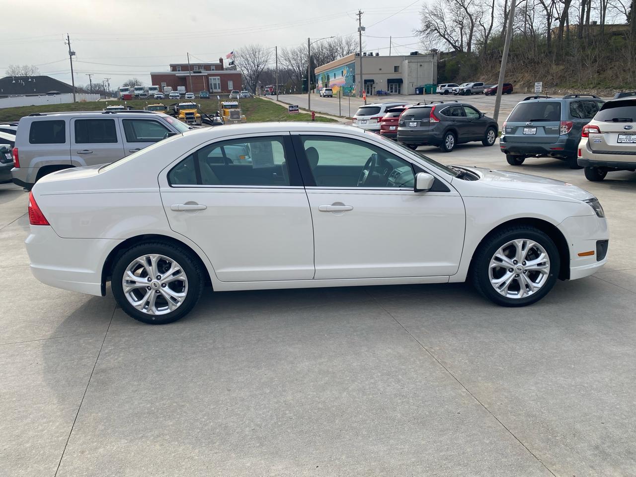 Ford Fusion SE 2012