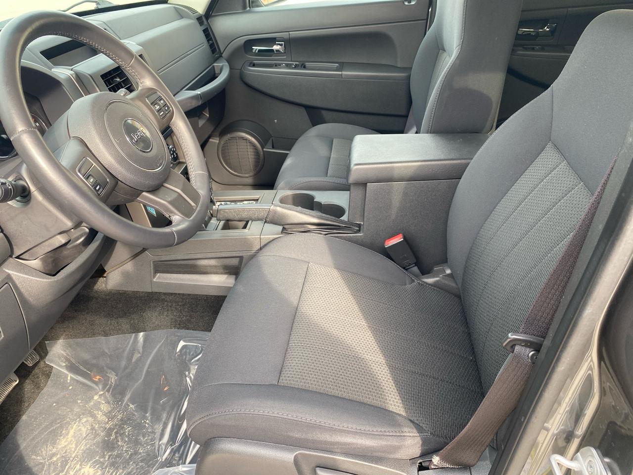 Jeep Liberty Sport 4WD 2012