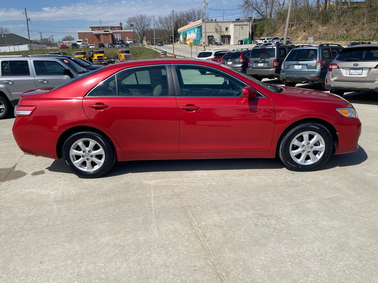 Toyota Camry Base 6-Spd AT 2011