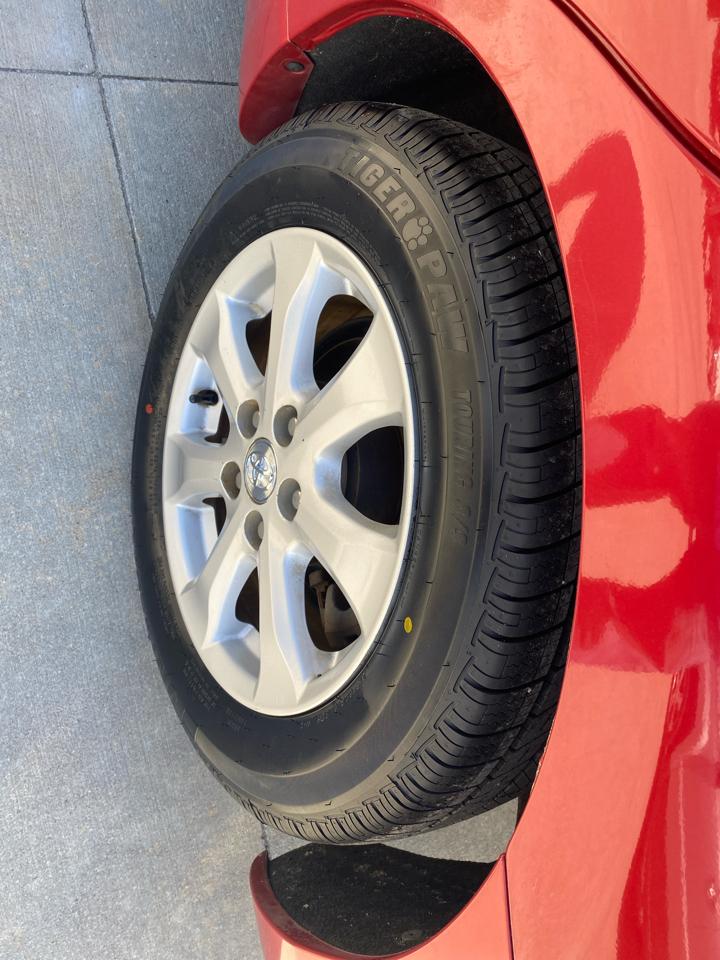 Toyota Camry Base 6-Spd AT 2011