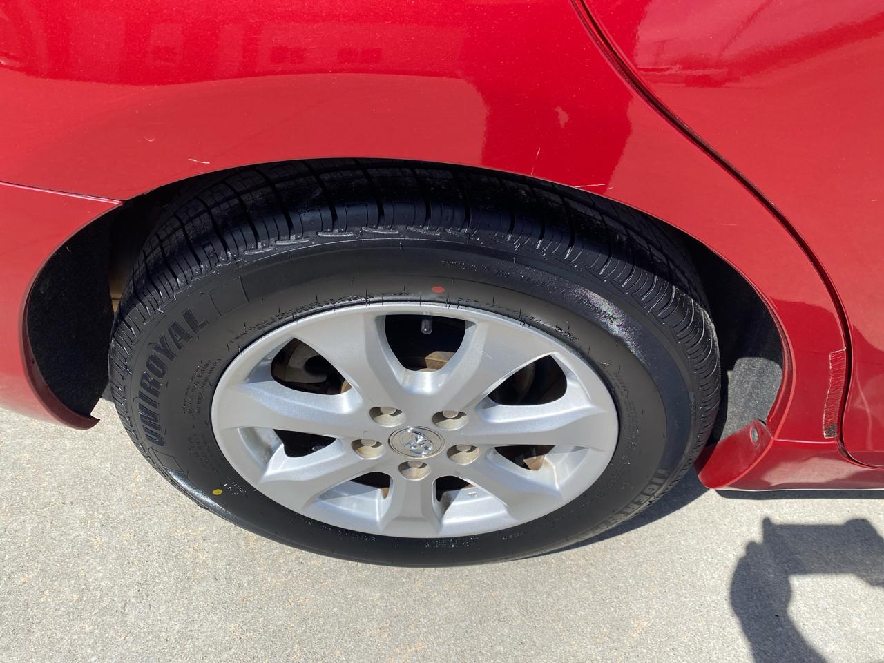 Toyota Camry Base 6-Spd AT 2011