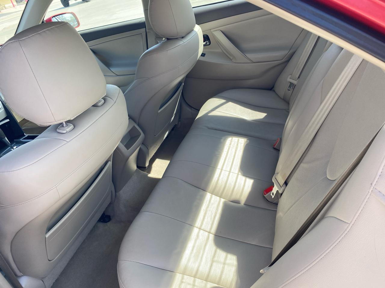 Toyota Camry Base 6-Spd AT 2011