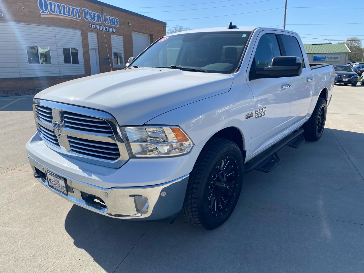 RAM 1500 4WD Crew Cab 140.5" Big Horn 2017