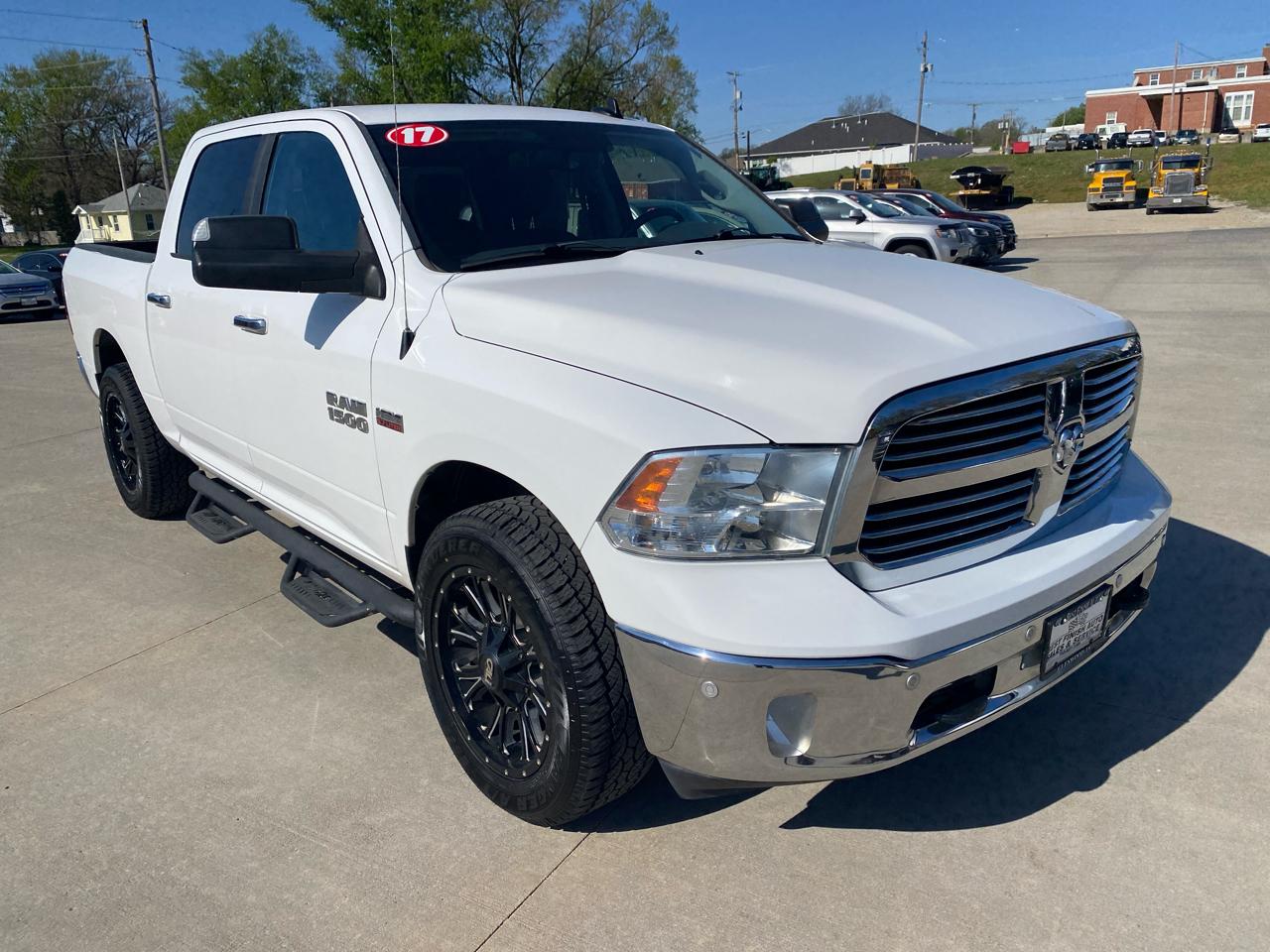 RAM 1500 4WD Crew Cab 140.5" Big Horn 2017