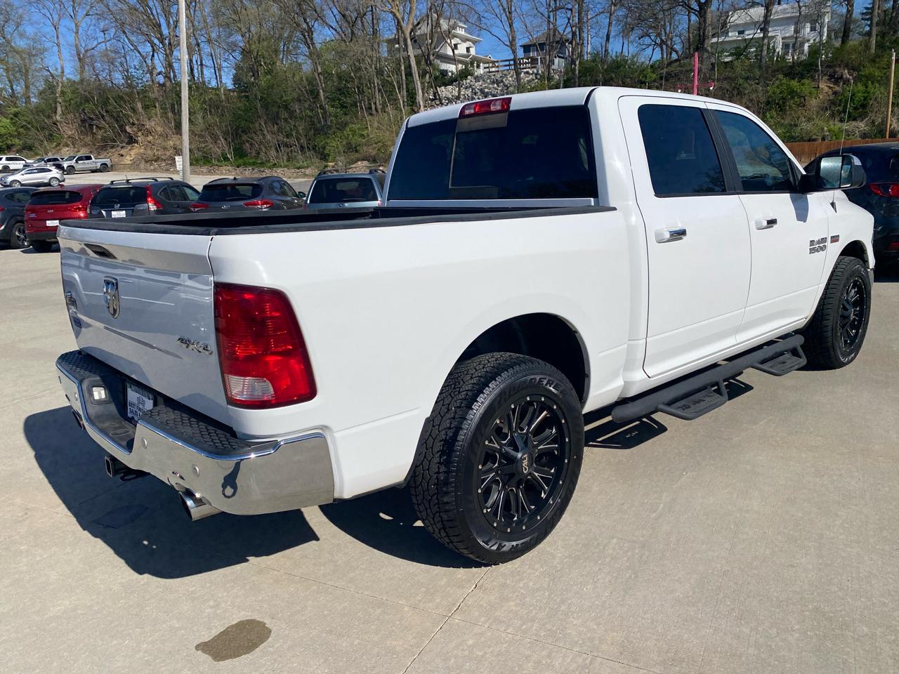 RAM 1500 4WD Crew Cab 140.5" Big Horn 2017