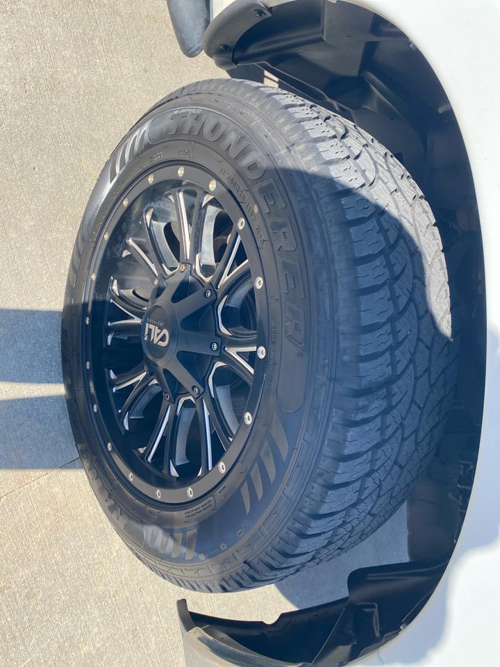 RAM 1500 4WD Crew Cab 140.5" Big Horn 2017