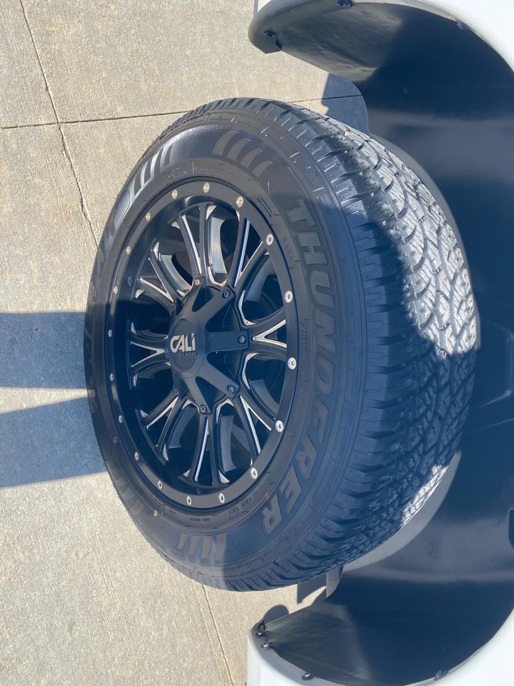 RAM 1500 4WD Crew Cab 140.5" Big Horn 2017