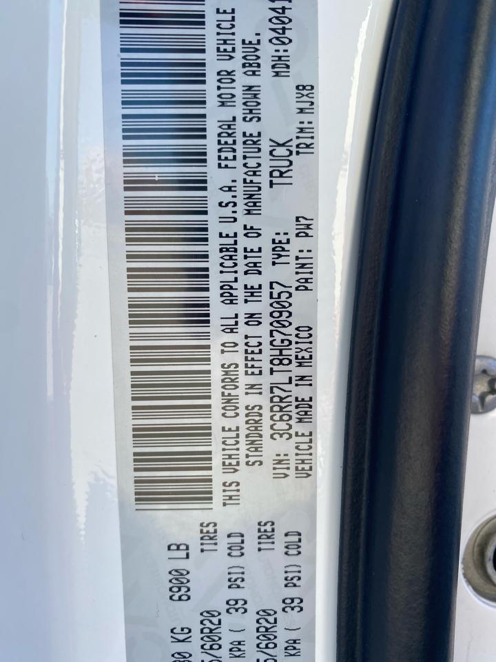 RAM 1500 4WD Crew Cab 140.5" Big Horn 2017