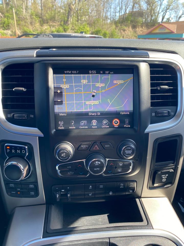 RAM 1500 4WD Crew Cab 140.5" Big Horn 2017