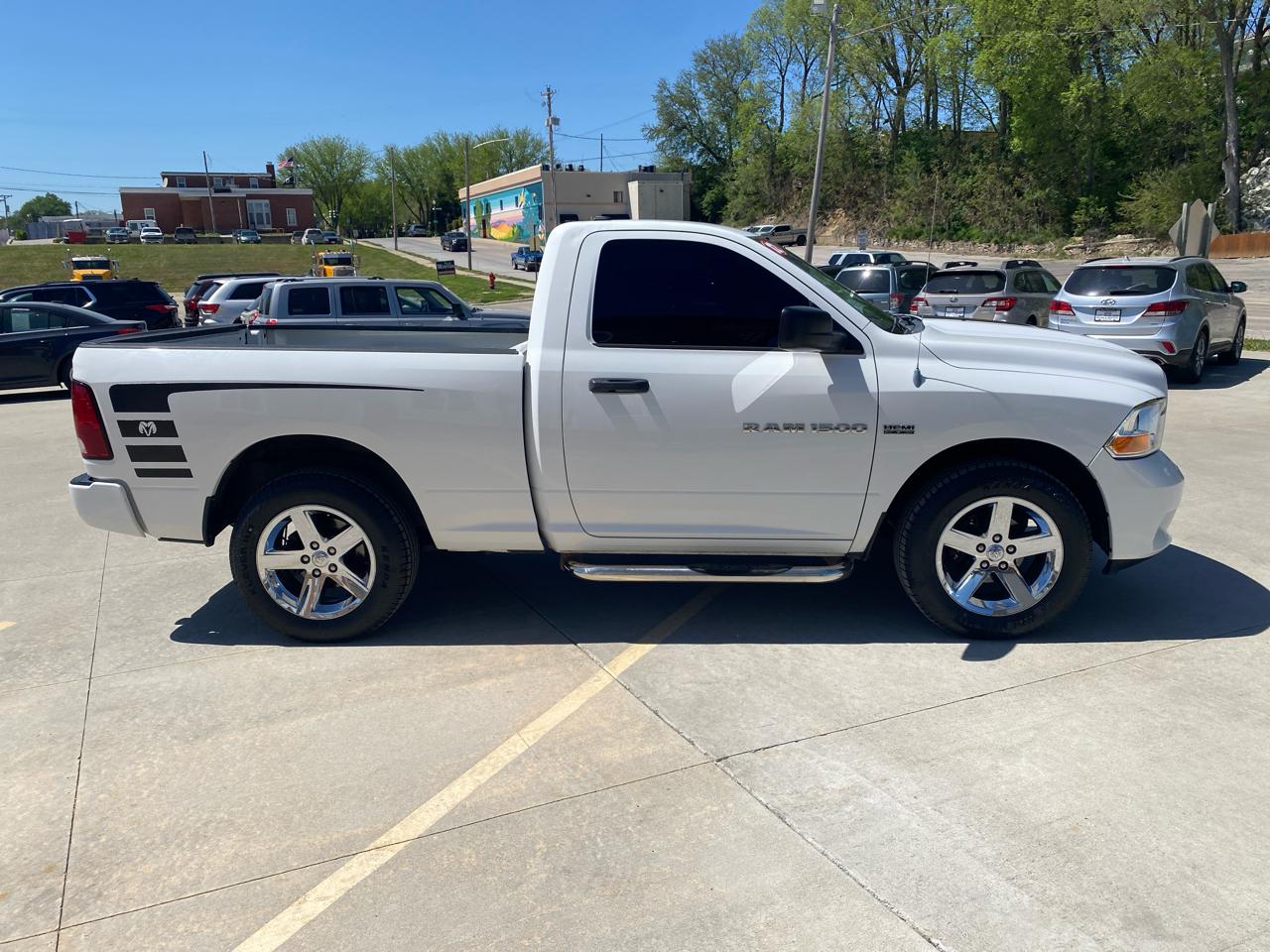 RAM 1500 4WD Reg Cab 120.5" ST 2012