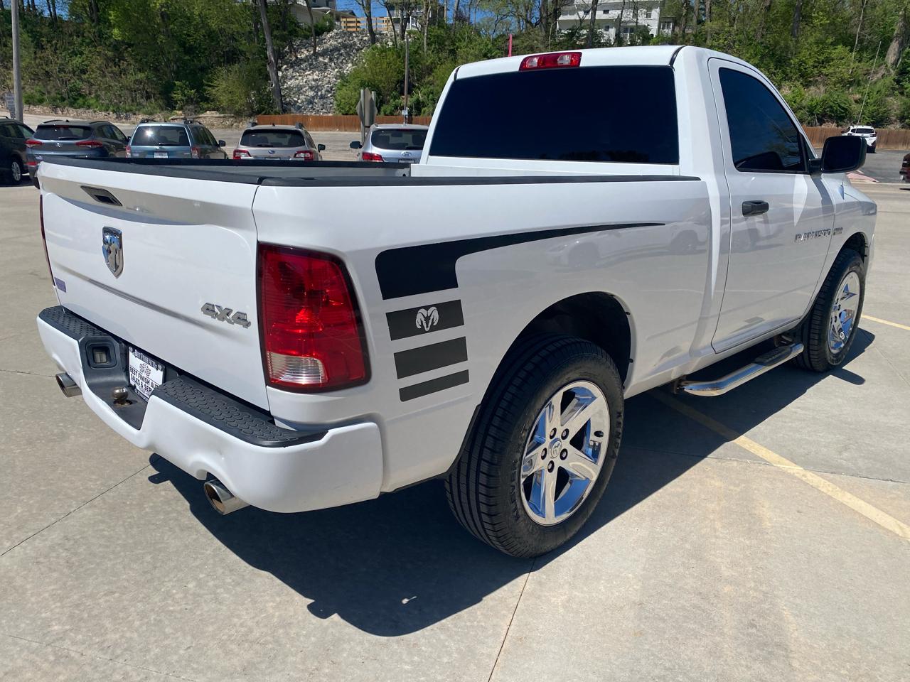 RAM 1500 4WD Reg Cab 120.5" ST 2012