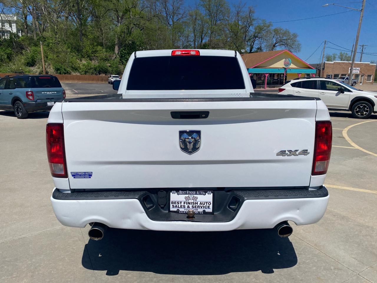 RAM 1500 4WD Reg Cab 120.5" ST 2012