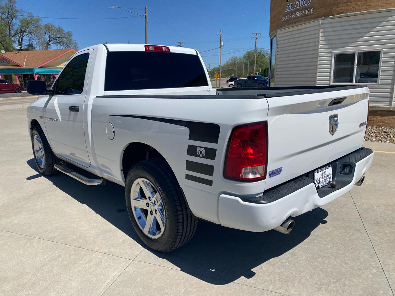 RAM 1500 4WD Reg Cab 120.5" ST 2012