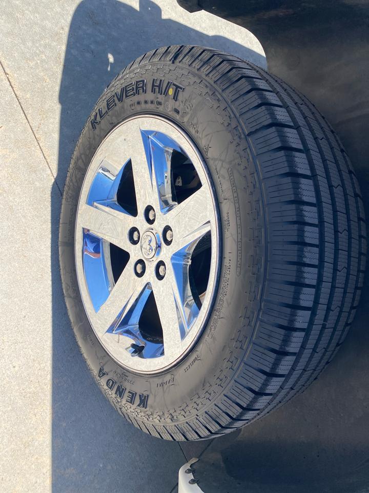 RAM 1500 4WD Reg Cab 120.5" ST 2012