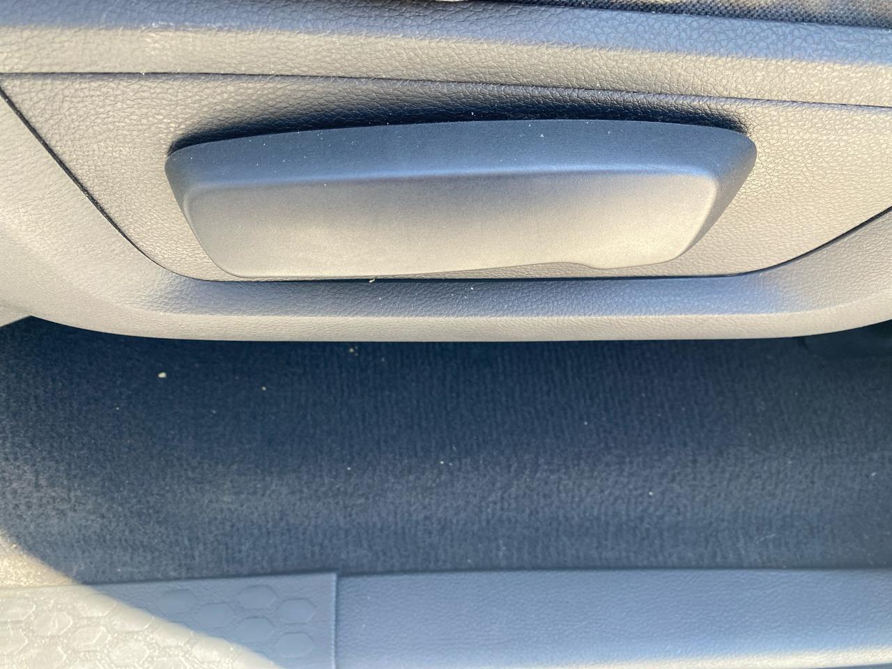 RAM 1500 4WD Reg Cab 120.5" ST 2012