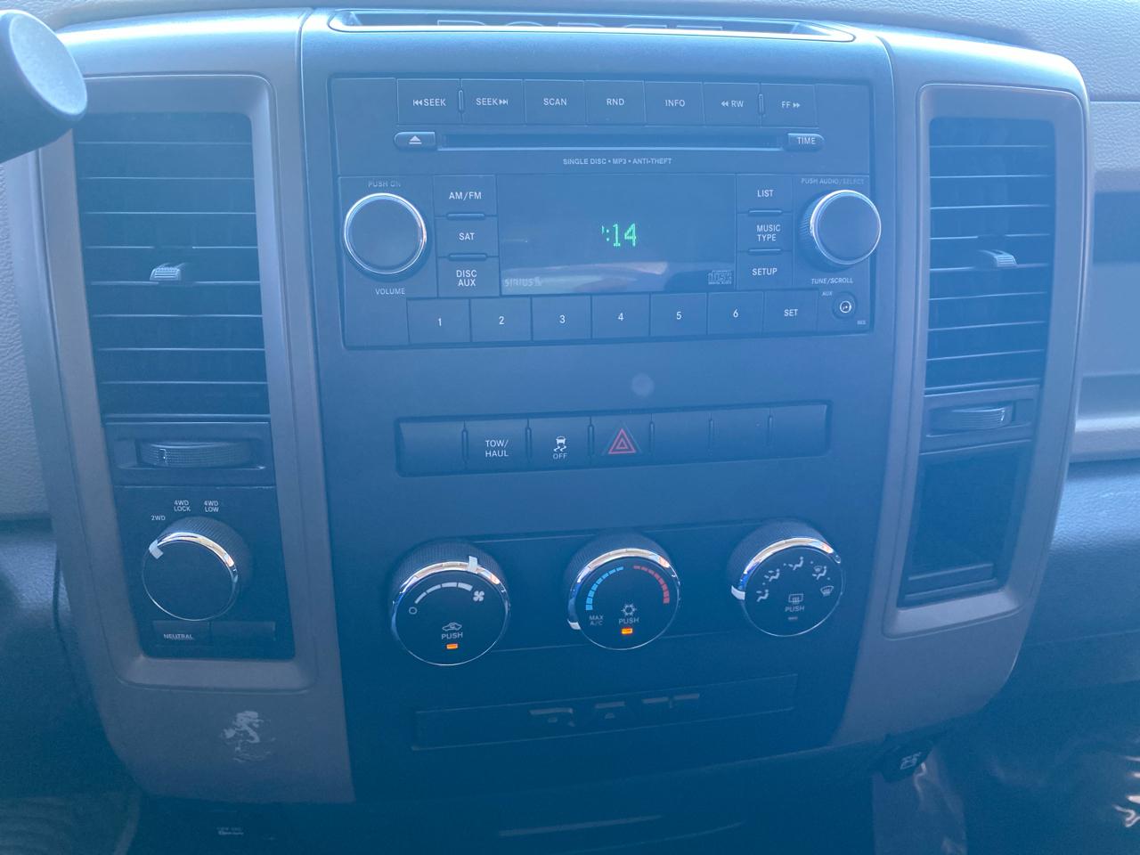 RAM 1500 4WD Reg Cab 120.5" ST 2012