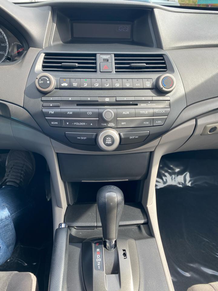 Honda Accord LX sedan AT 2009