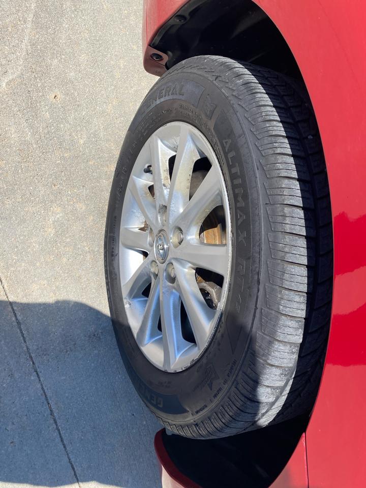 Toyota Camry LE V6 6-Spd AT 2010