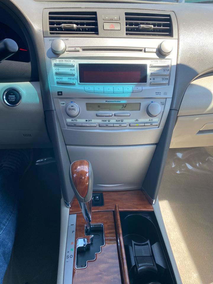 Toyota Camry LE V6 6-Spd AT 2010